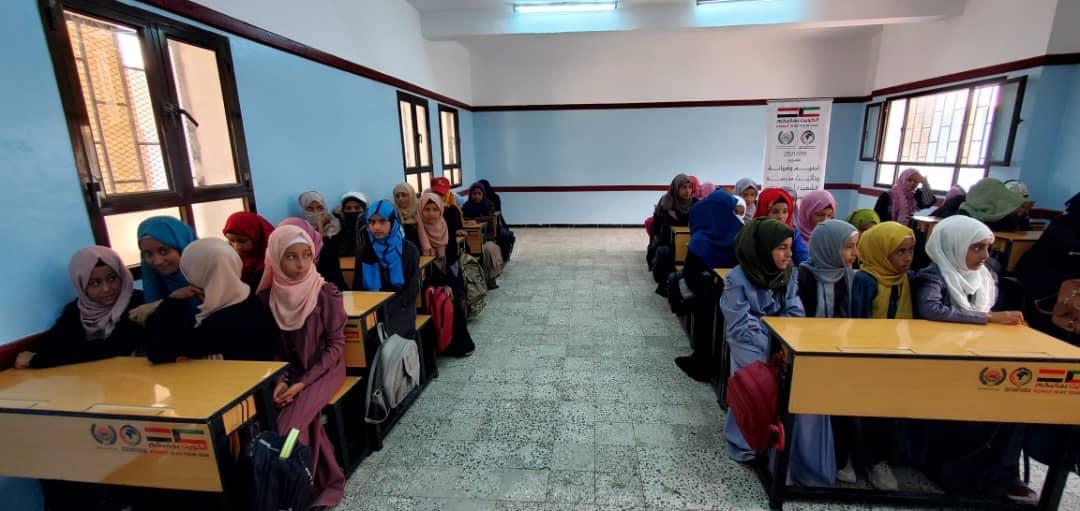 ترميم وصيانة وتأثيث مدرسة الشهيد أخمد محمد الأساسية للبنين والبنات تعز